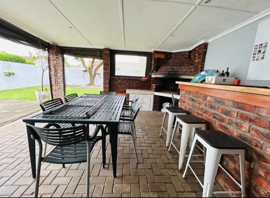 4 Bedroom Property for Sale in Dorchester Heights Eastern Cape